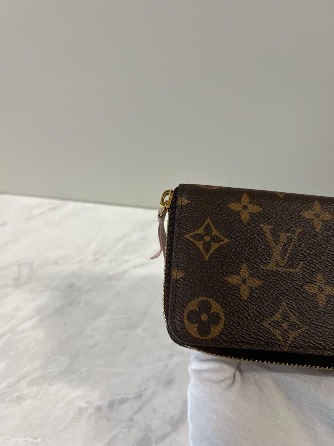 루이비통 모노그램 클레망스 지퍼 장지갑 상품이미지5