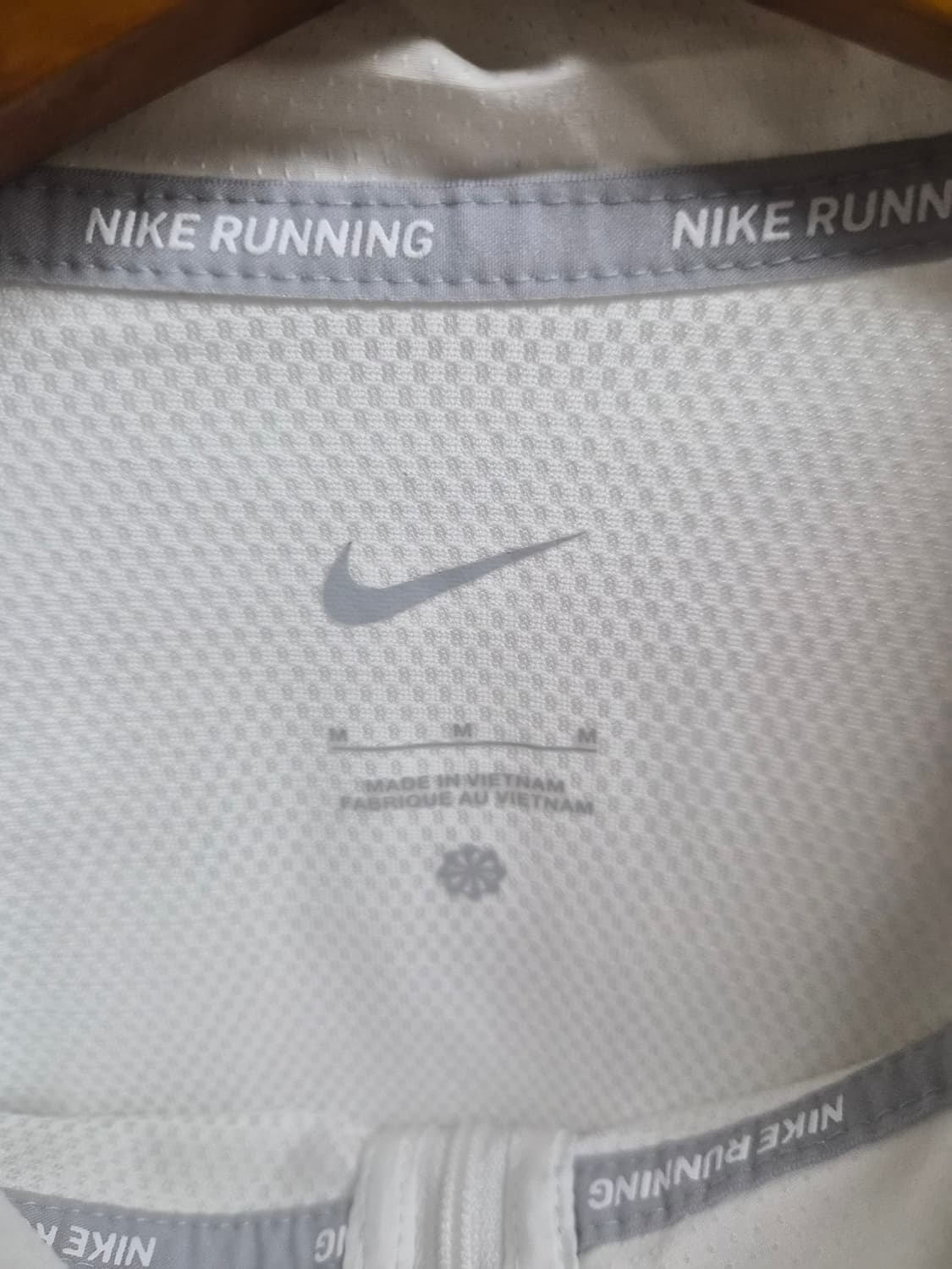 M) 나이키 러닝 패커블 경량 바람막이 팝니다 상품이미지4