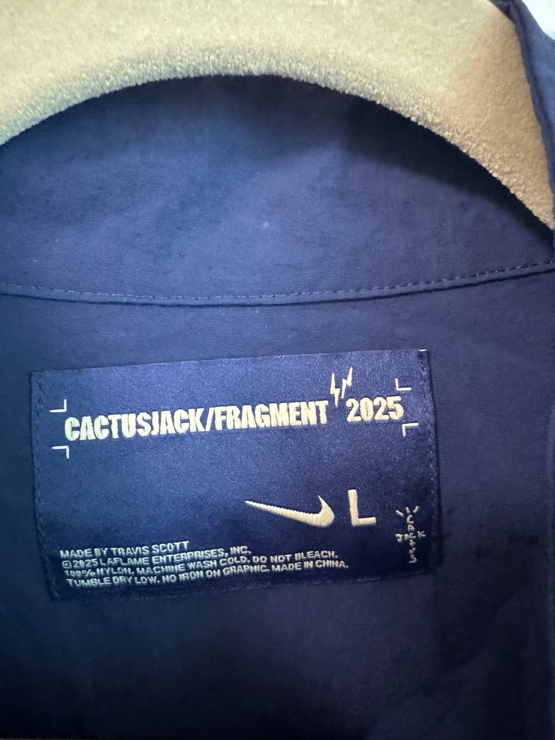 트래비스 스캇 캑터스 잭 × 프라그먼트 × 나이키 도쿄 윈드브레이커 집업 상품이미지2