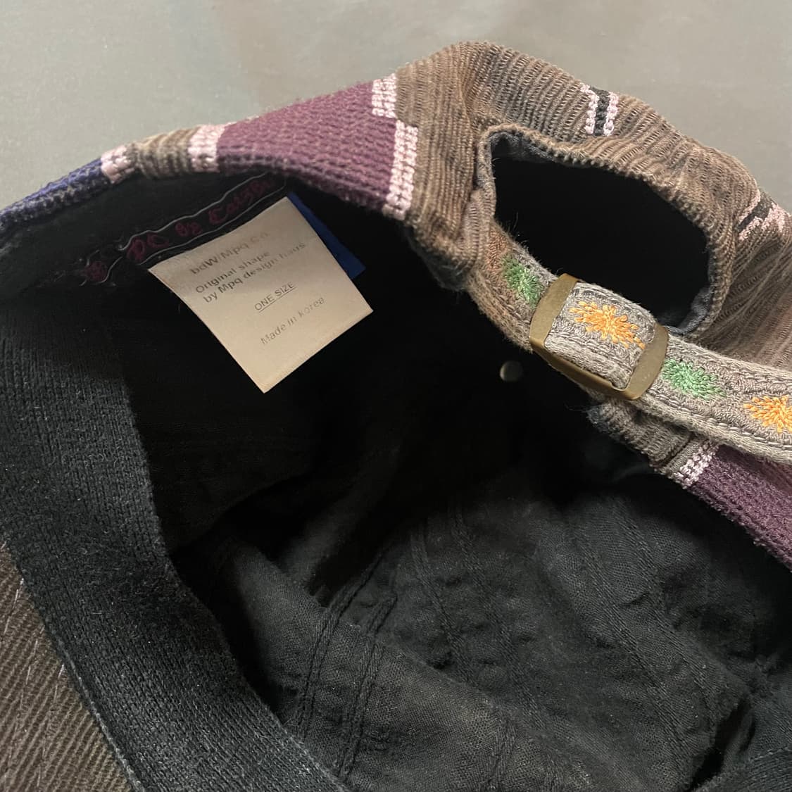 MQP 나바조 빅바이저 볼캡 뷔 착용 상품이미지4