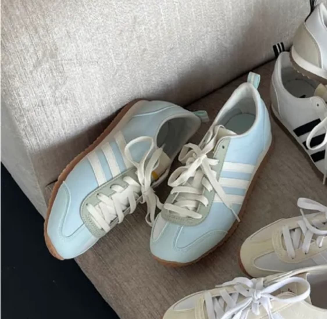 아디다스 조그 블루 화이트 크림치즈 헤이즐넛 JI2434 무신사에이블리 상품이미지2