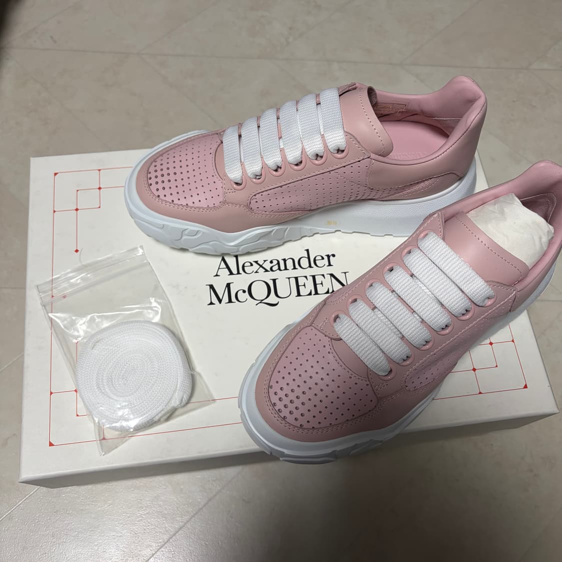 새상품(225)알렉산더맥퀸 코트 트레이너 스니커 핑크 상품이미지5