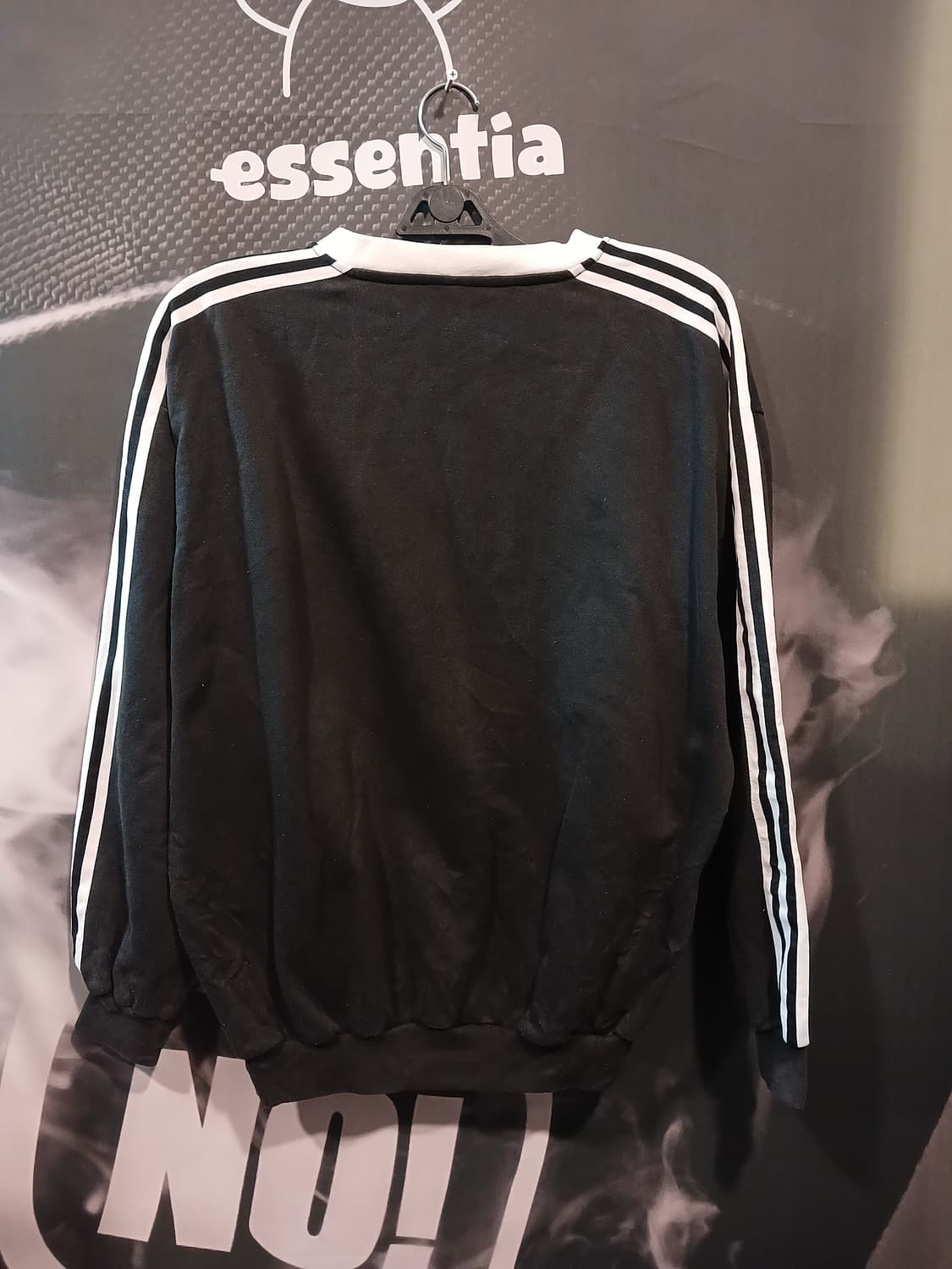 아디다스 브이넥 맨투맨 상품이미지3