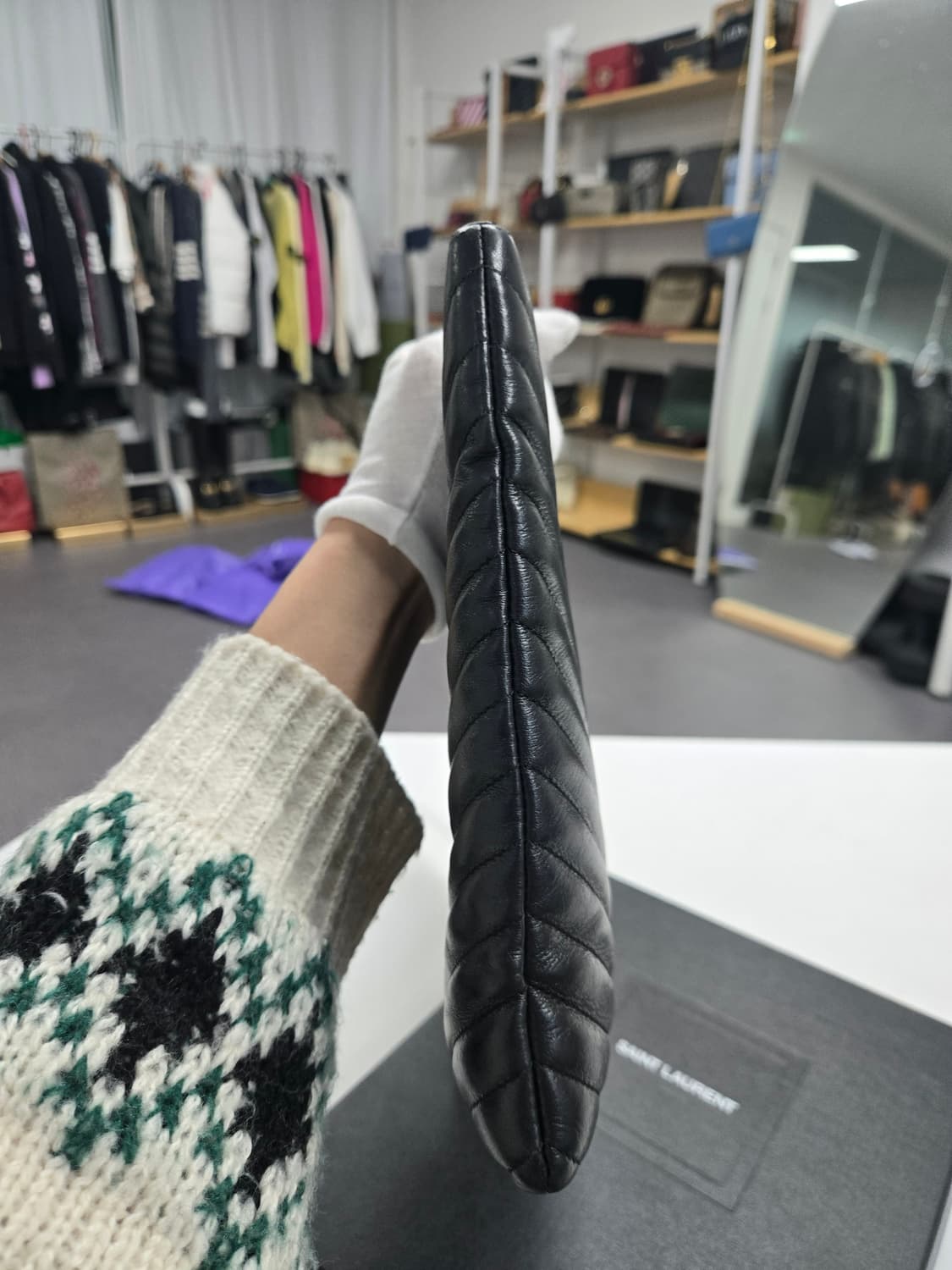 [50%세일] 입생로랑 클러치백 라지 상품이미지4