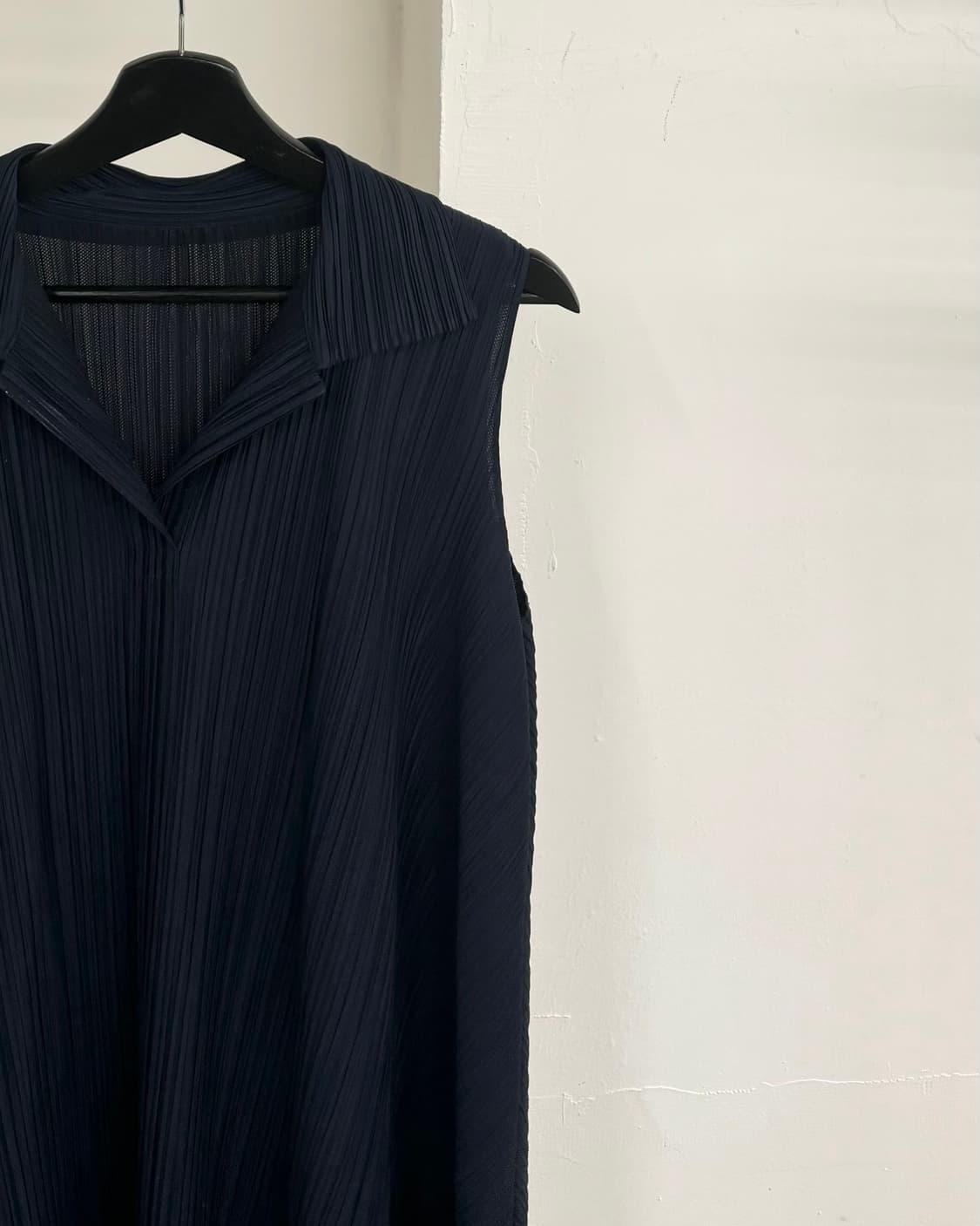 플리츠 플리즈 네이비 슬리브리스 에이라인 플리츠 롱 원피스 상품이미지4