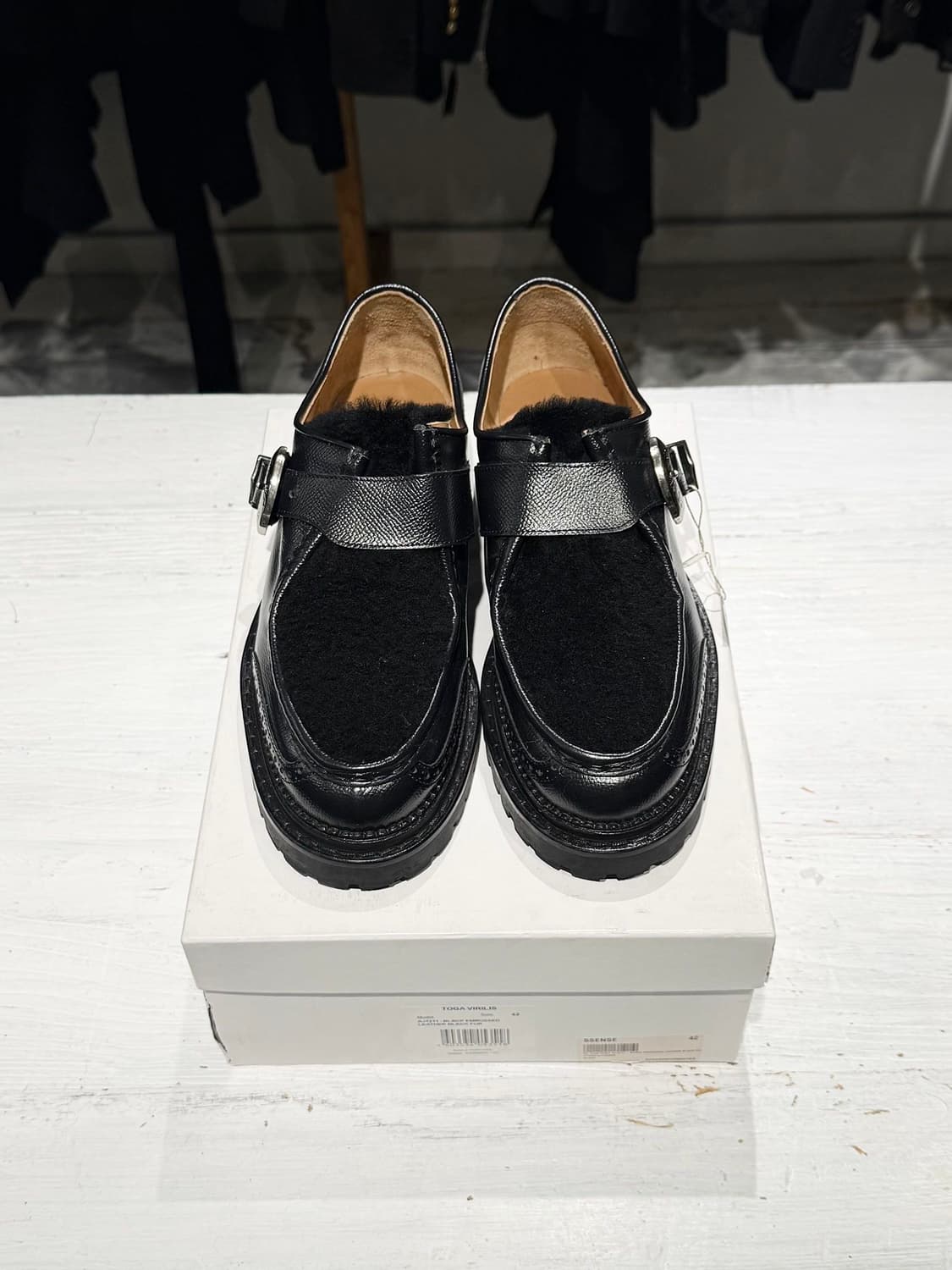 토가 비릴리스 블랙 웨스턴 버클 퍼 로퍼 상품이미지2