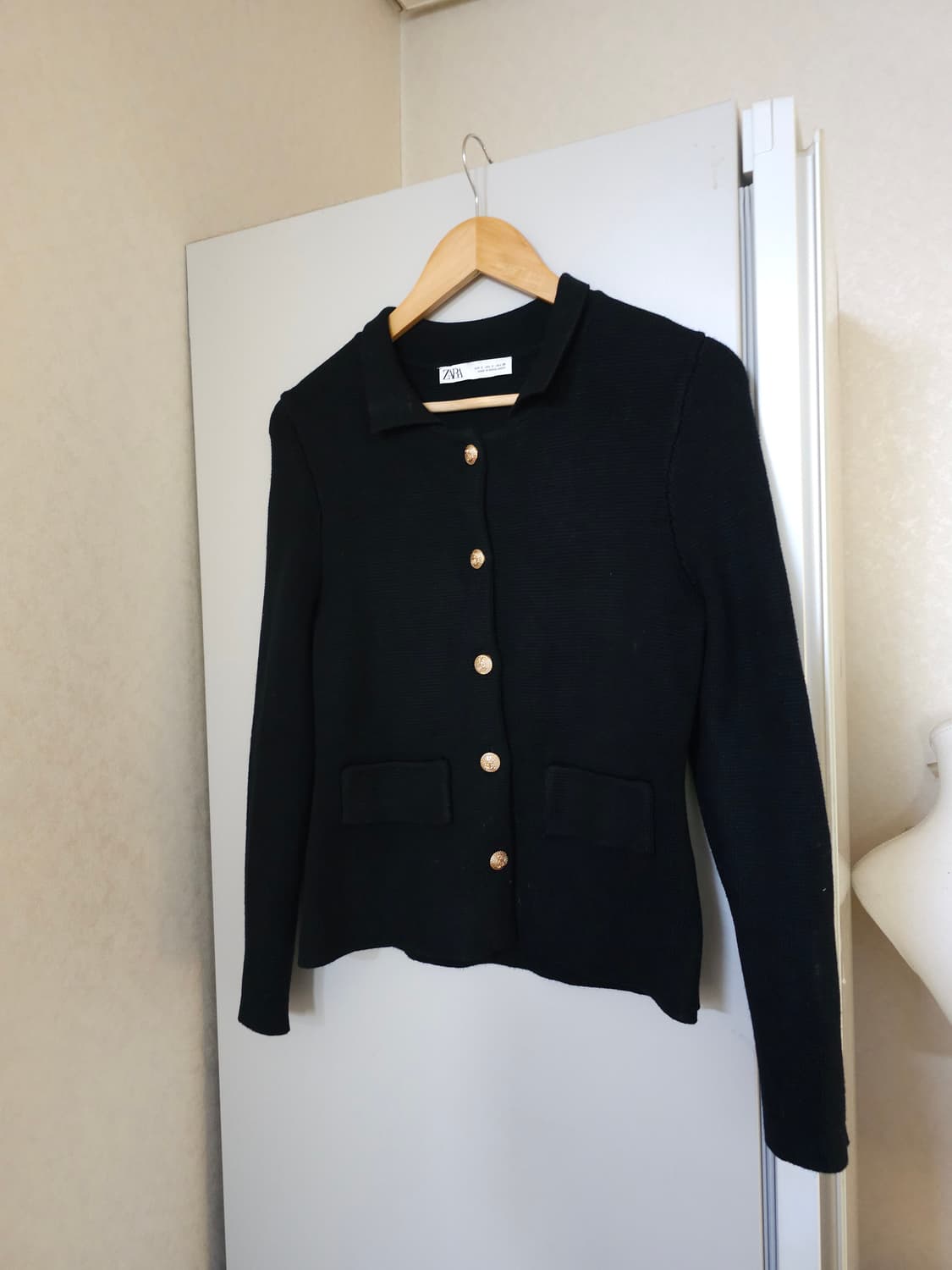 자라 블랙 금장 버튼 가디건 상품이미지1
