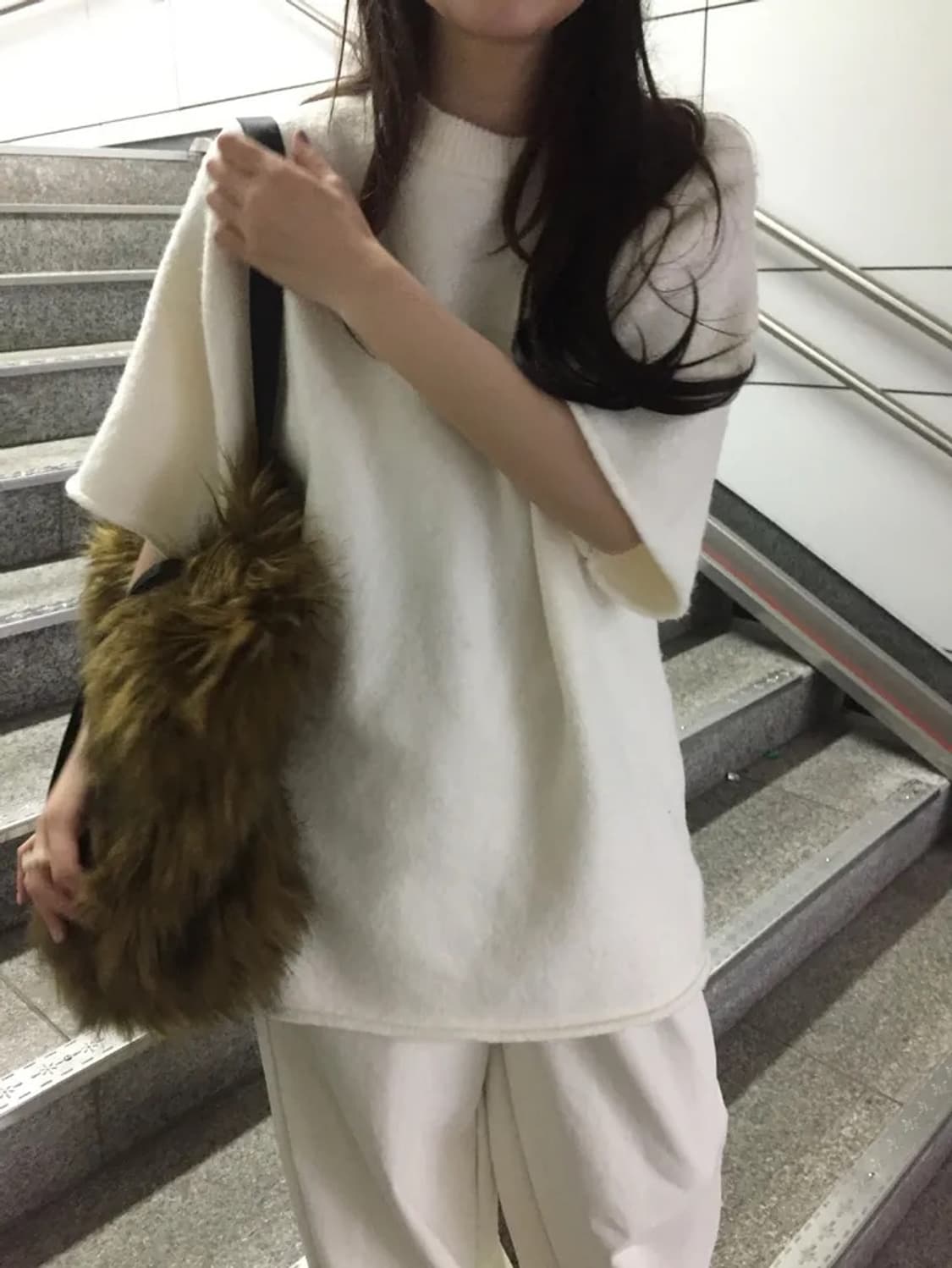 하우유 로크 루즈핏 니트 상품이미지1