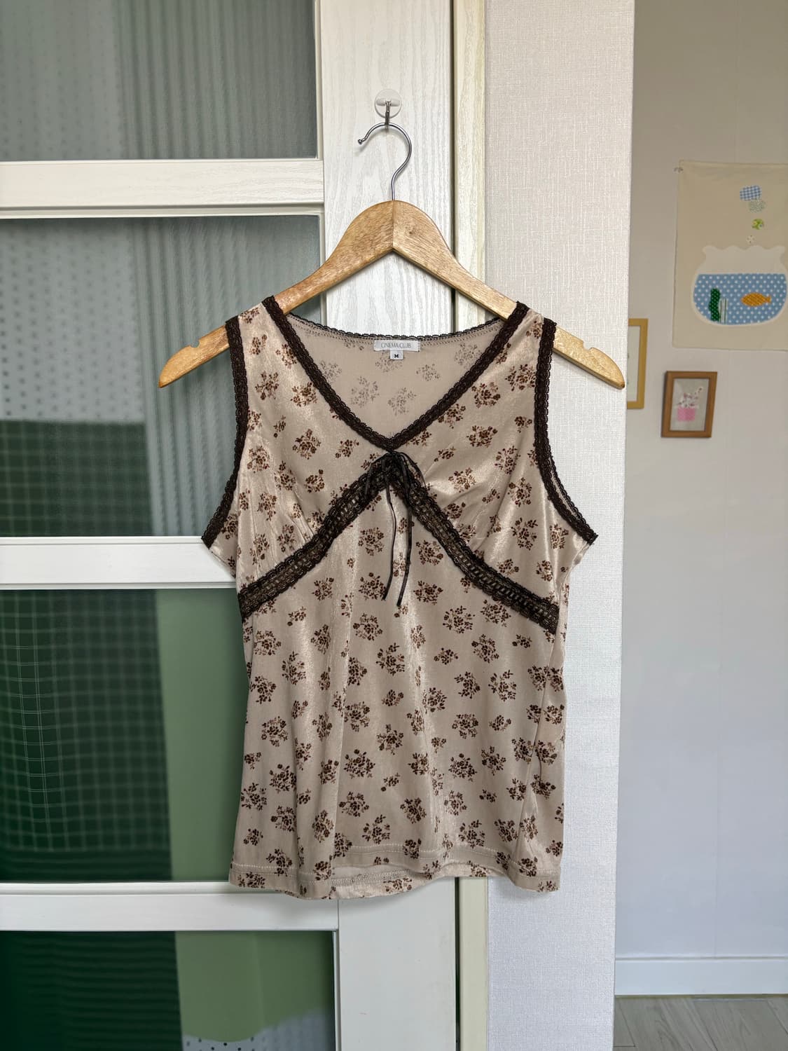 베이지 벨벳 잔꽃 슬리브리스 상품이미지1