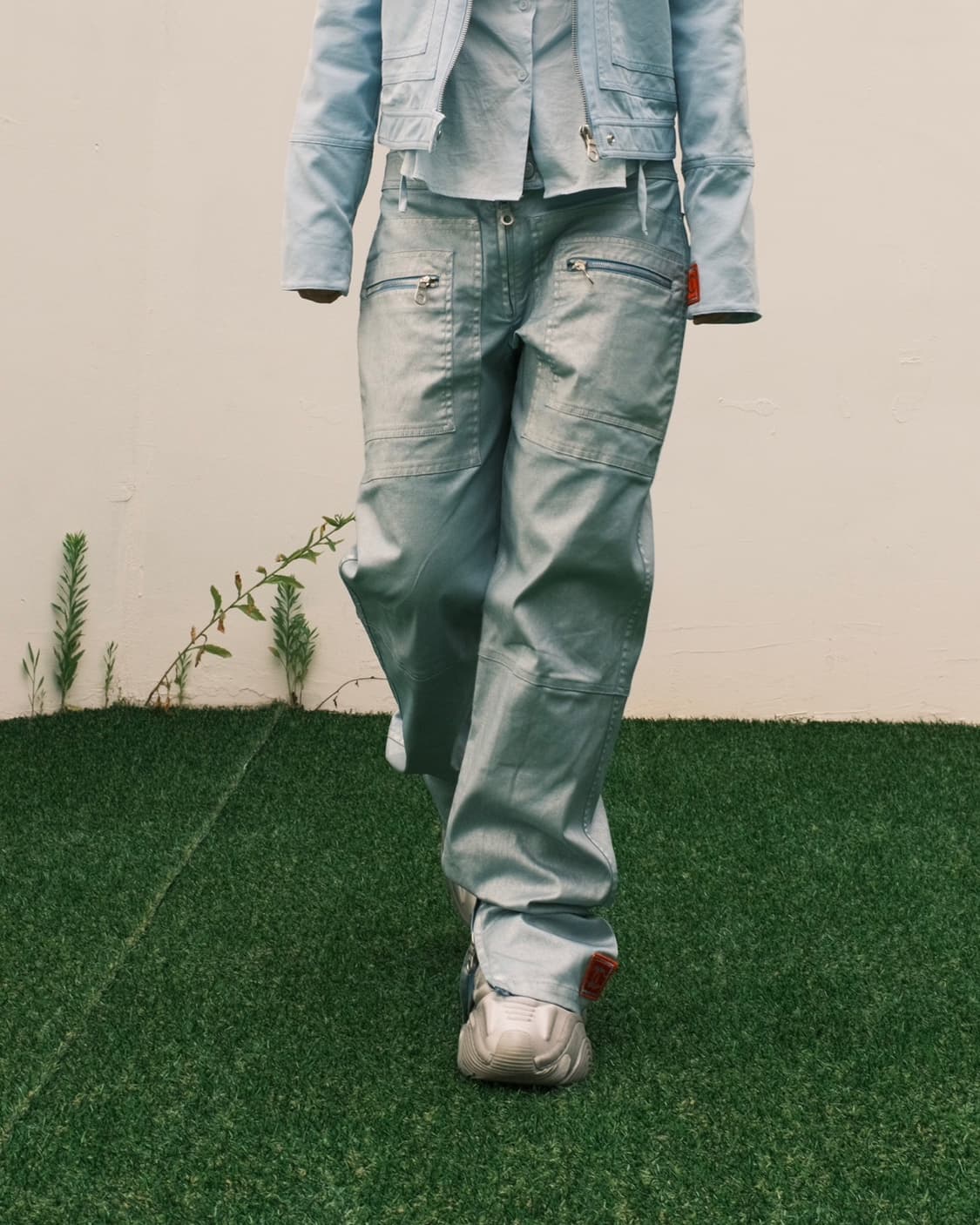 샤넬 2002ss 1번 룩 메탈릭 코티드 팬츠 상품이미지1
