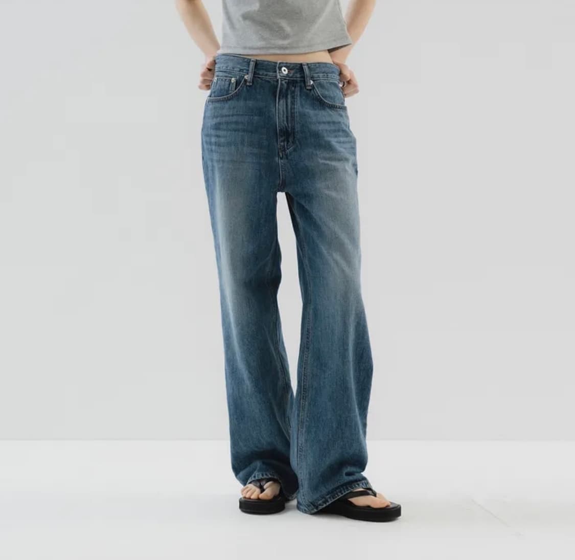 새상품 택o) 코어드 빈티지 워싱 데님 미들블루 상품이미지1