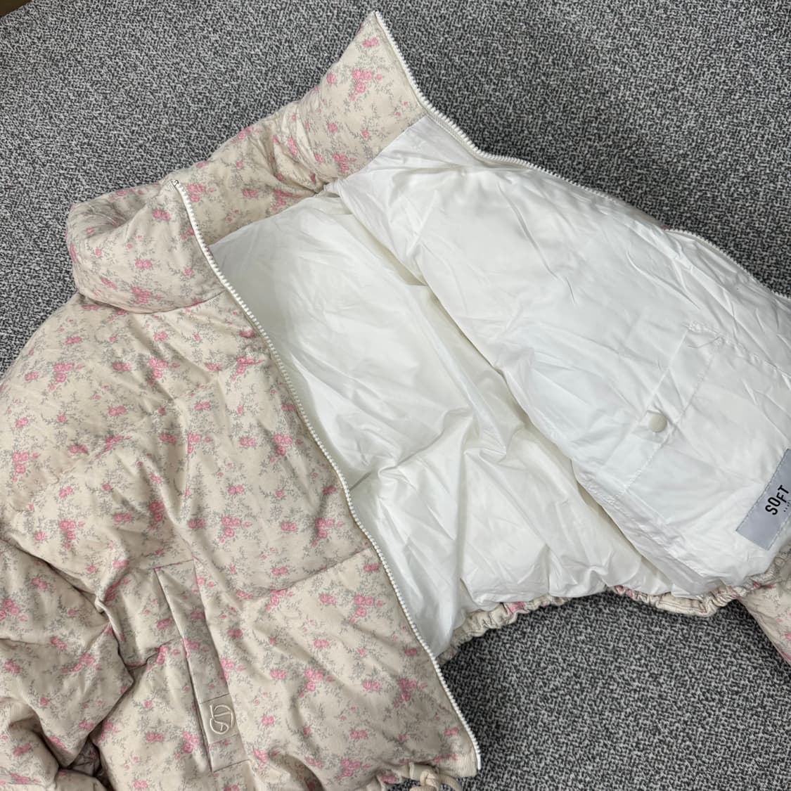 소프트서울 플라워 패턴 덕다운 숏패딩 상품이미지4