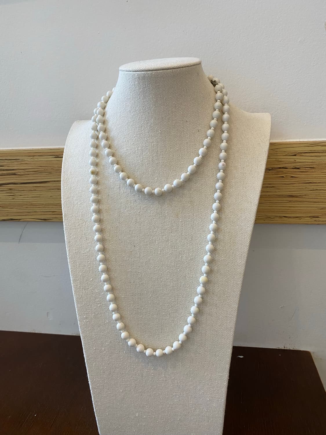 화이트 비드 롱 목걸이 상품이미지4