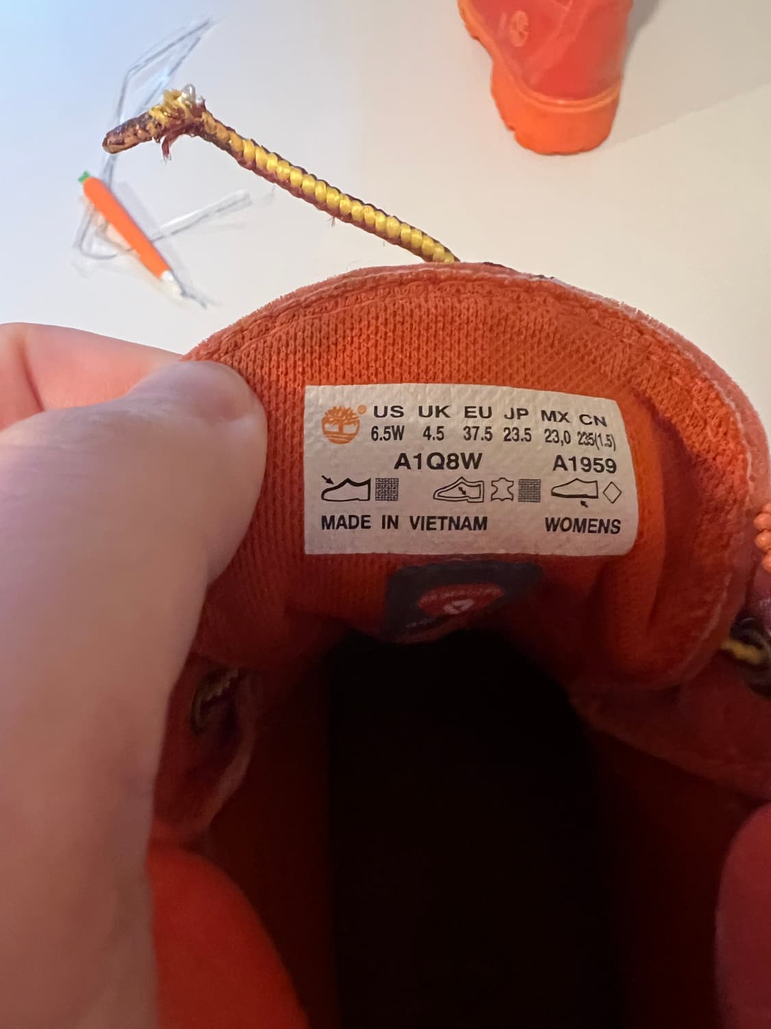 팀버랜드 x 오프화이트 6인치 워커 상품이미지8