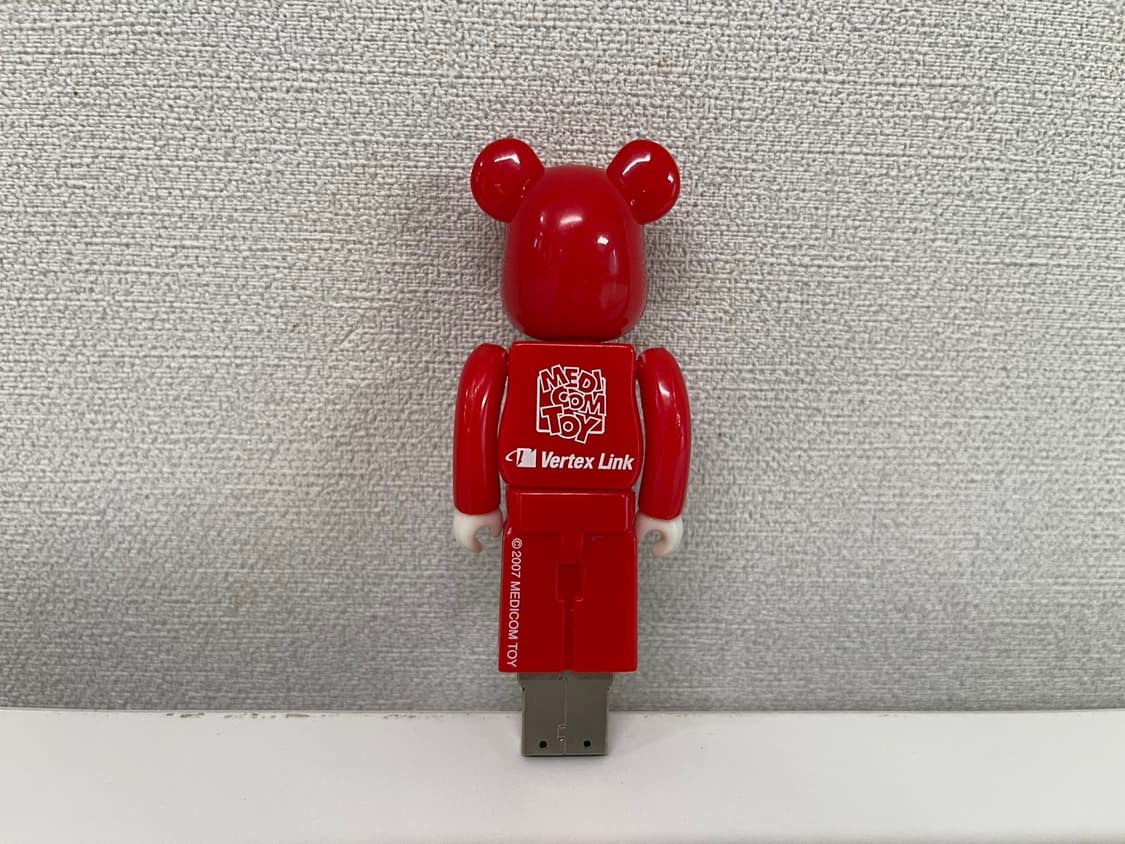 베어브릭 100% USB 메모리 레드 상품이미지2