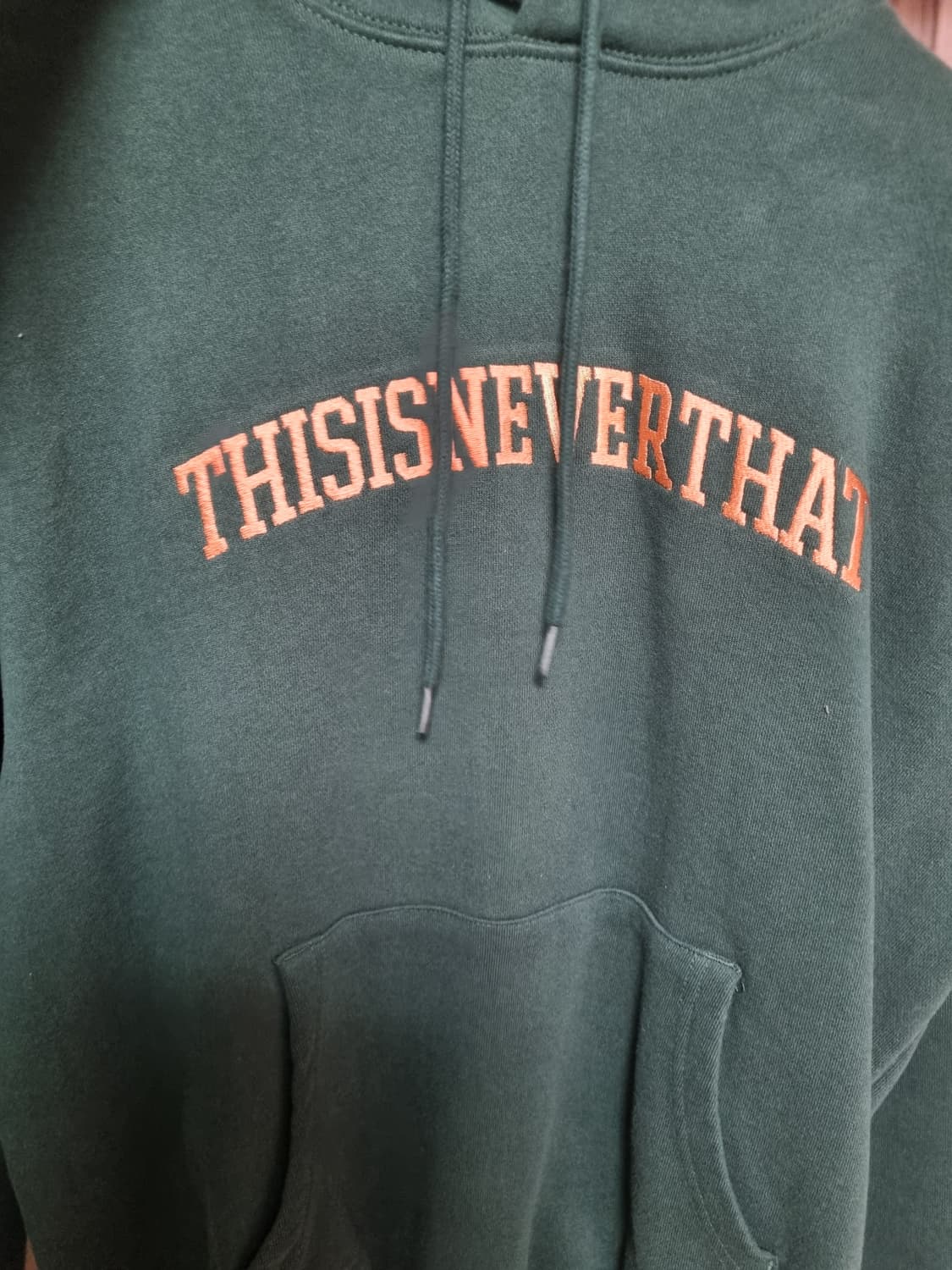 (블랙, 그린) 디스이즈네버댓 자수 기모 후드티 상품이미지2