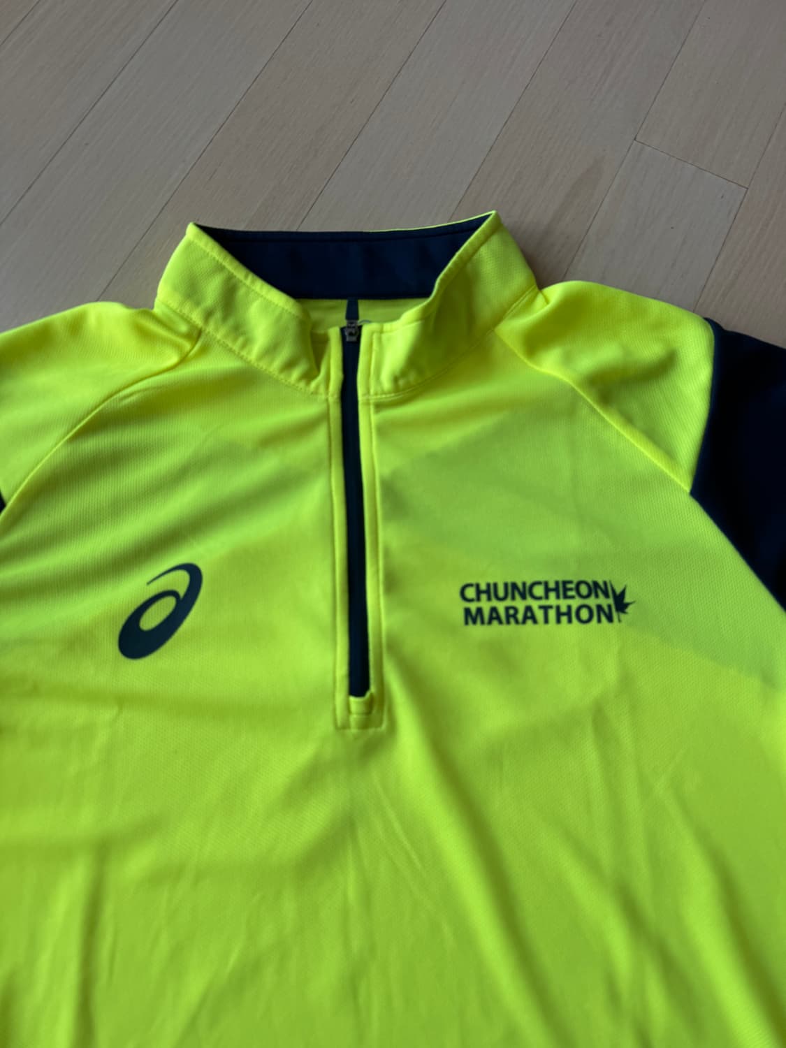 아식스 춘천 마라톤 러닝 풀코스 반업 지퍼 반팔 티셔츠 L사이즈 상품이미지2