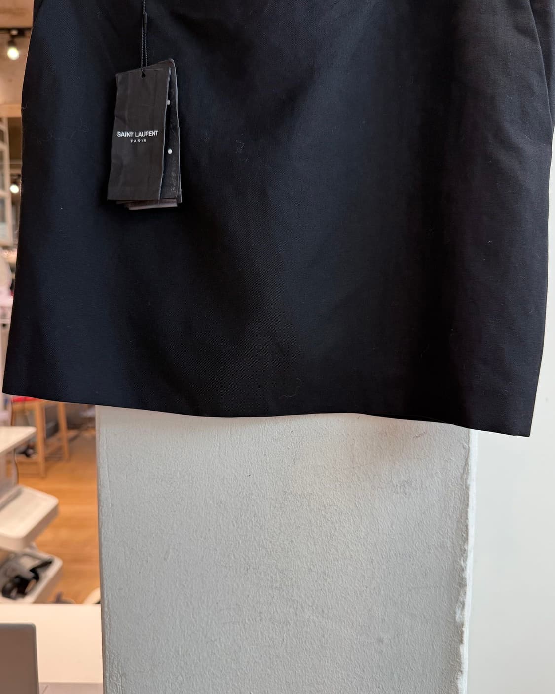 생로랑 블랙 체인 미니스커트 상품이미지4