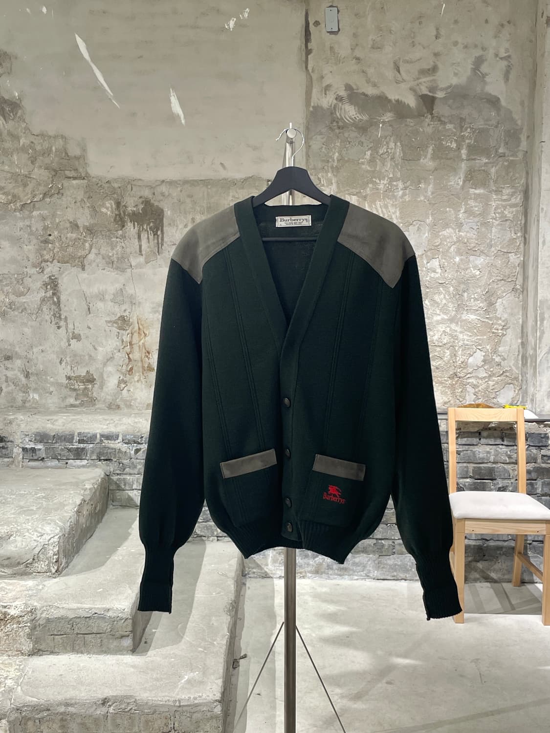 버버리 딥 그린 포켓 인 기마로고 코만도 가디건 상품이미지1
