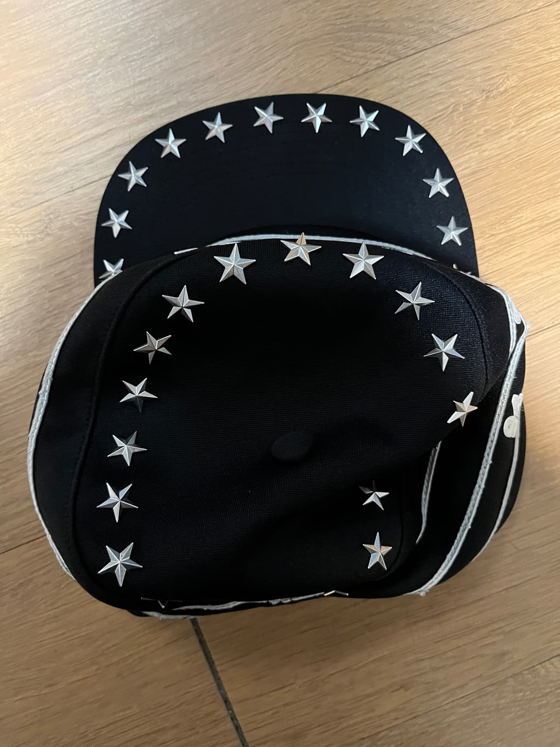 슈프림 스타 스터드 필박스 캡 블랙 상품이미지3