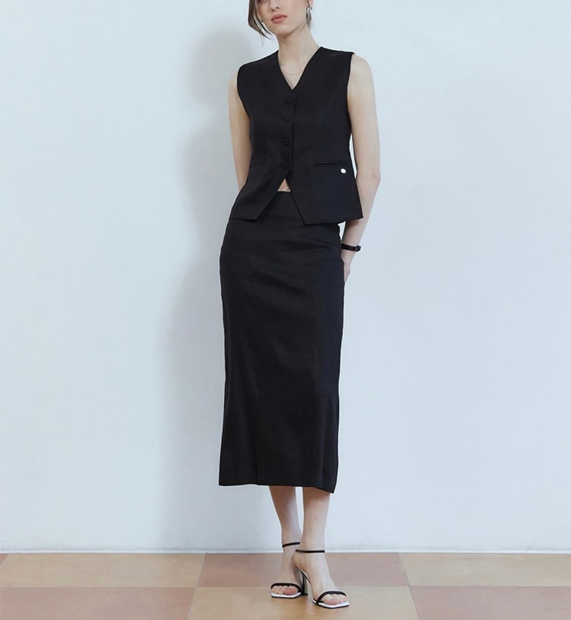 어다울 린넨 블랙 베스트 스커트 셋업 정장 면접룩 하객룩 상품이미지4
