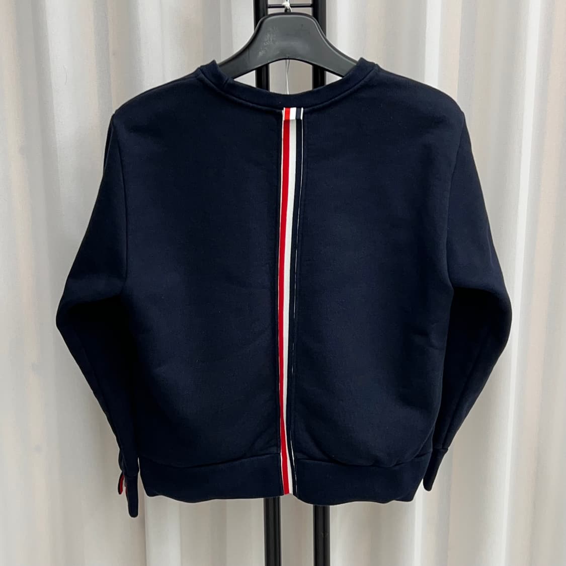 톰브라운 백삼선 맨투맨 2사이즈 상품이미지1