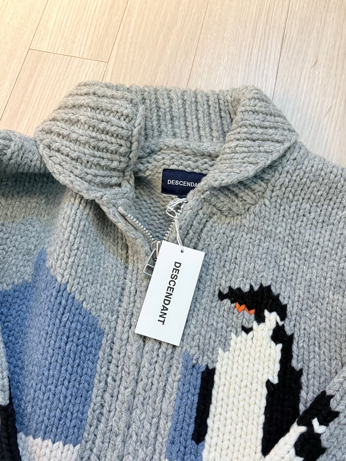 디센덴트 스웨터 상품이미지2