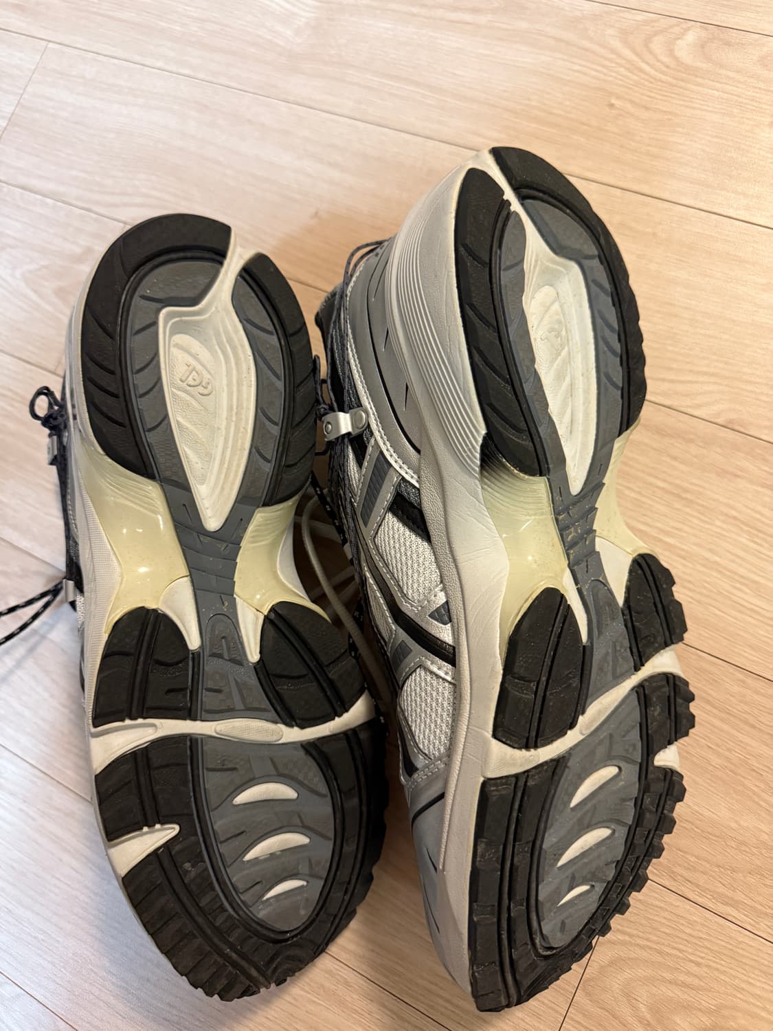 [285] 아식스 X 앤더슨 벨 젤 1090 실버 상품이미지3