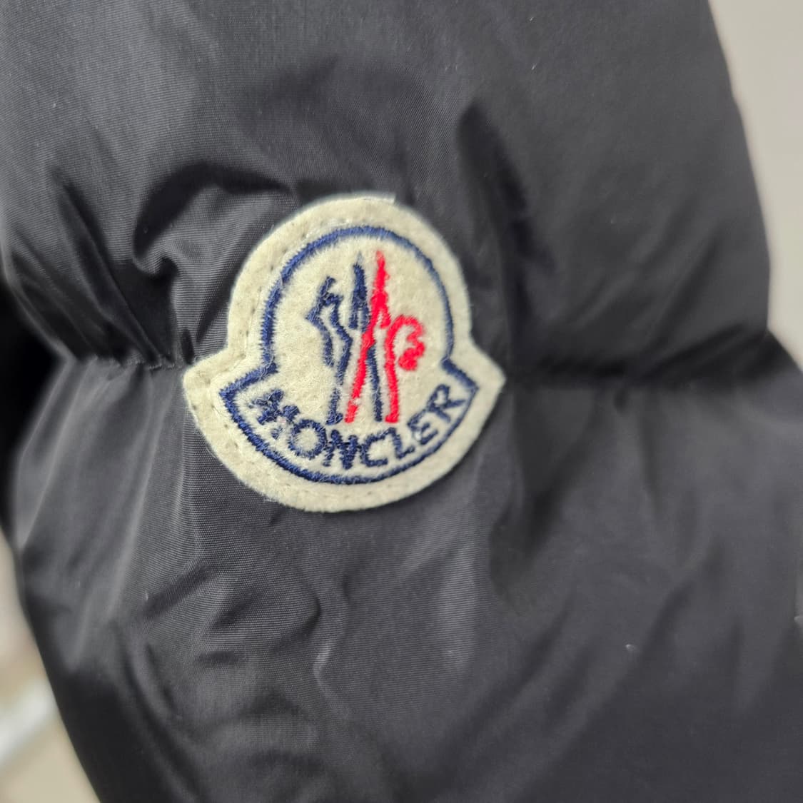 몽클레어 아프로티티 여성 패딩 00사이즈 44 판매 상품이미지2