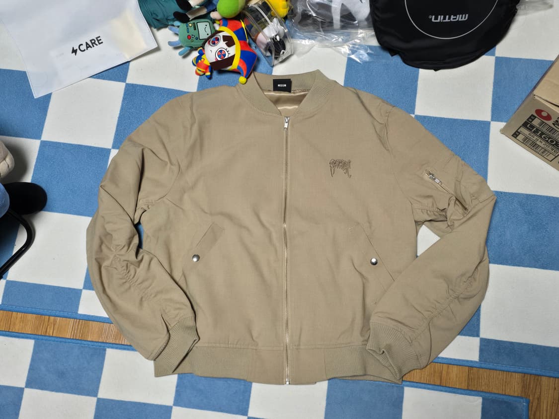 [M] REVENGE 리벤지 자수 봄버 베이지 상품이미지2