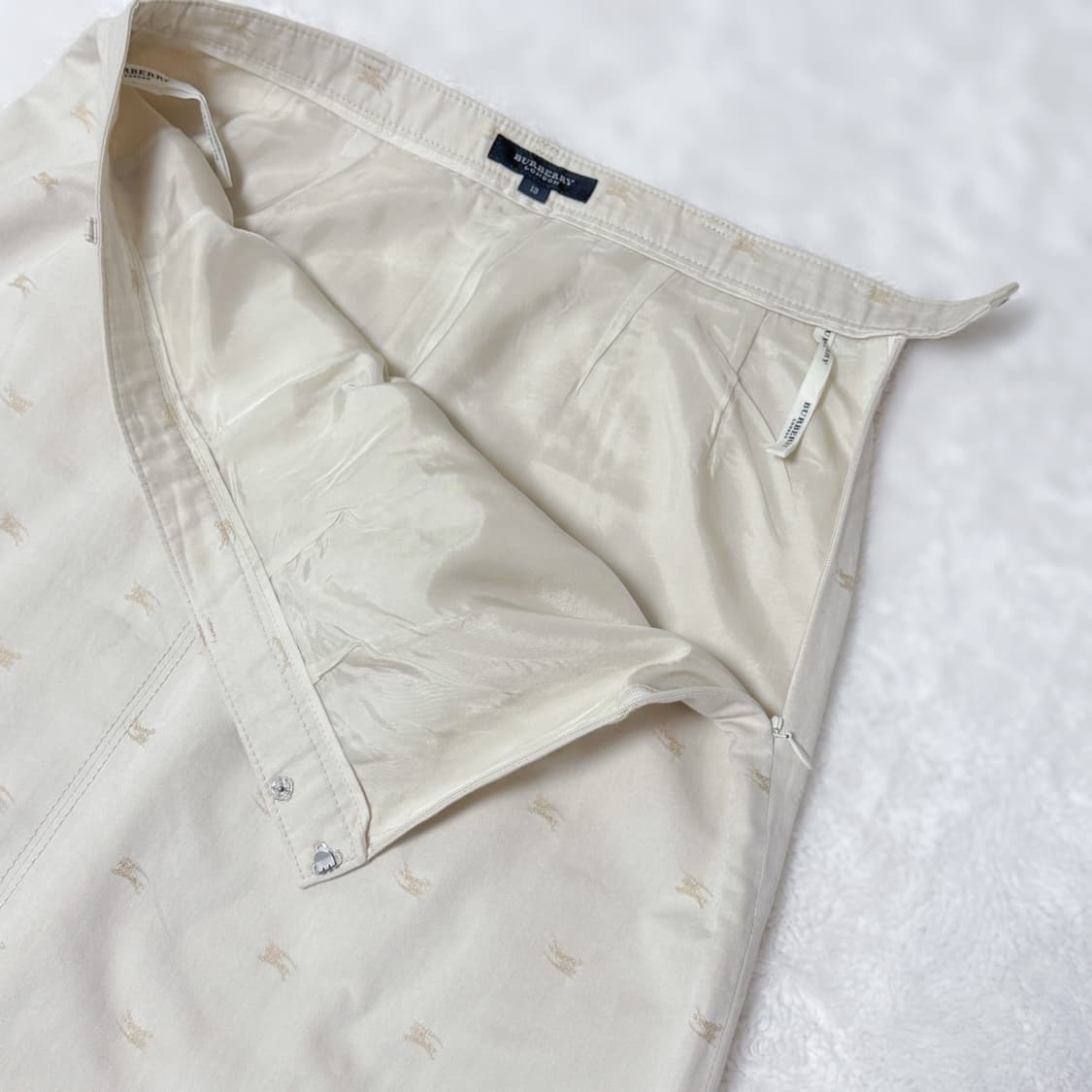 Burberry London 버버리 런던 로고 베이직 스커트 ≽^•⩊•^ 상품이미지4