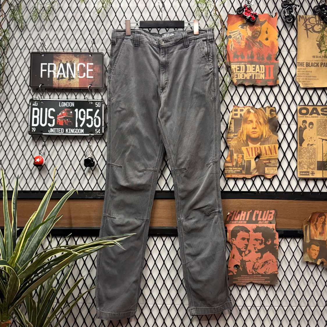칼하트 스트레이트 핏 워크 팬츠 후면 포켓 로고 포인트 그레이 상품이미지2