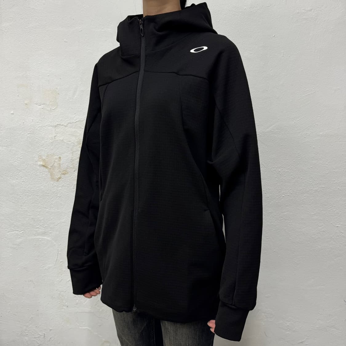 오클리 블랙컬러 폴리에스터 혼방 테크 서클로고 뉴버전 후드 집업 자켓 상품이미지1