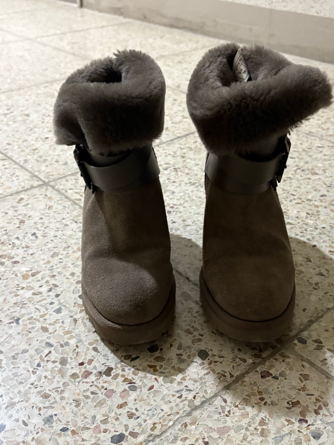 [36] Ash 아쉬 퍼 트리밍 투웨이 버클 부츠힐 상품이미지2