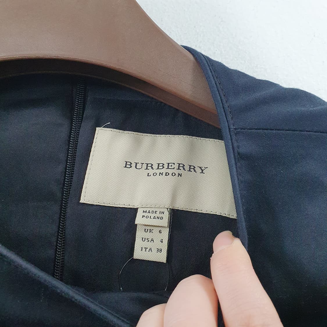 38 버버리 여성 정품 심플 단아한 미디 여름 원피스 블랙 상품이미지3