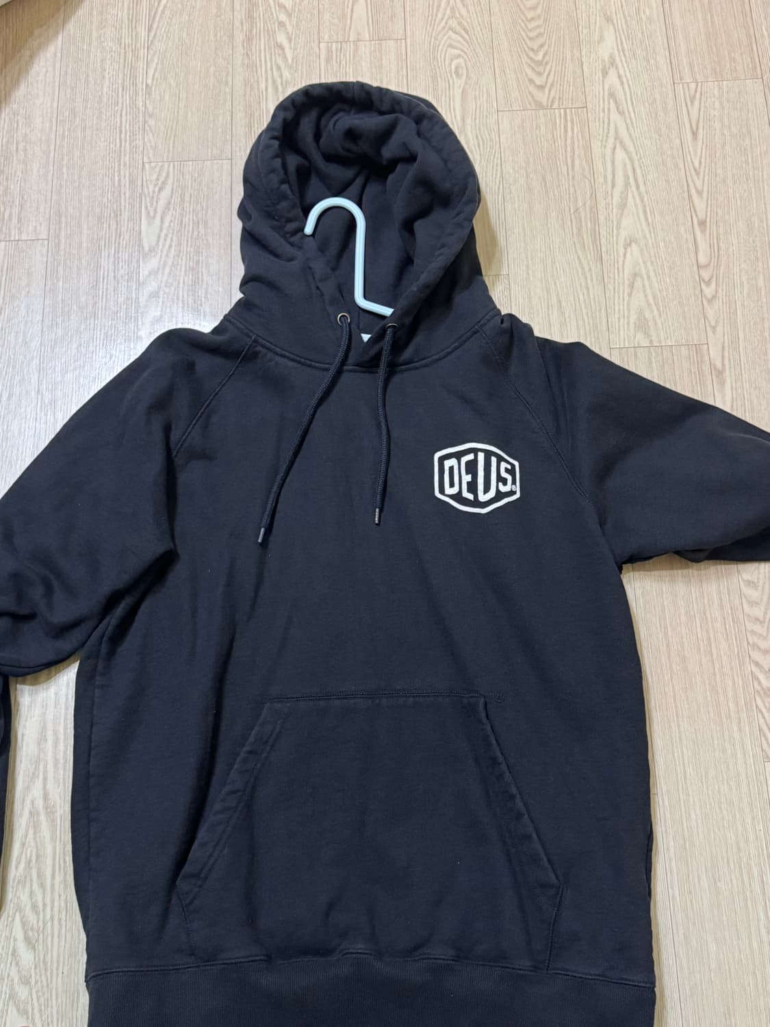 데우스 후드티 상품이미지2