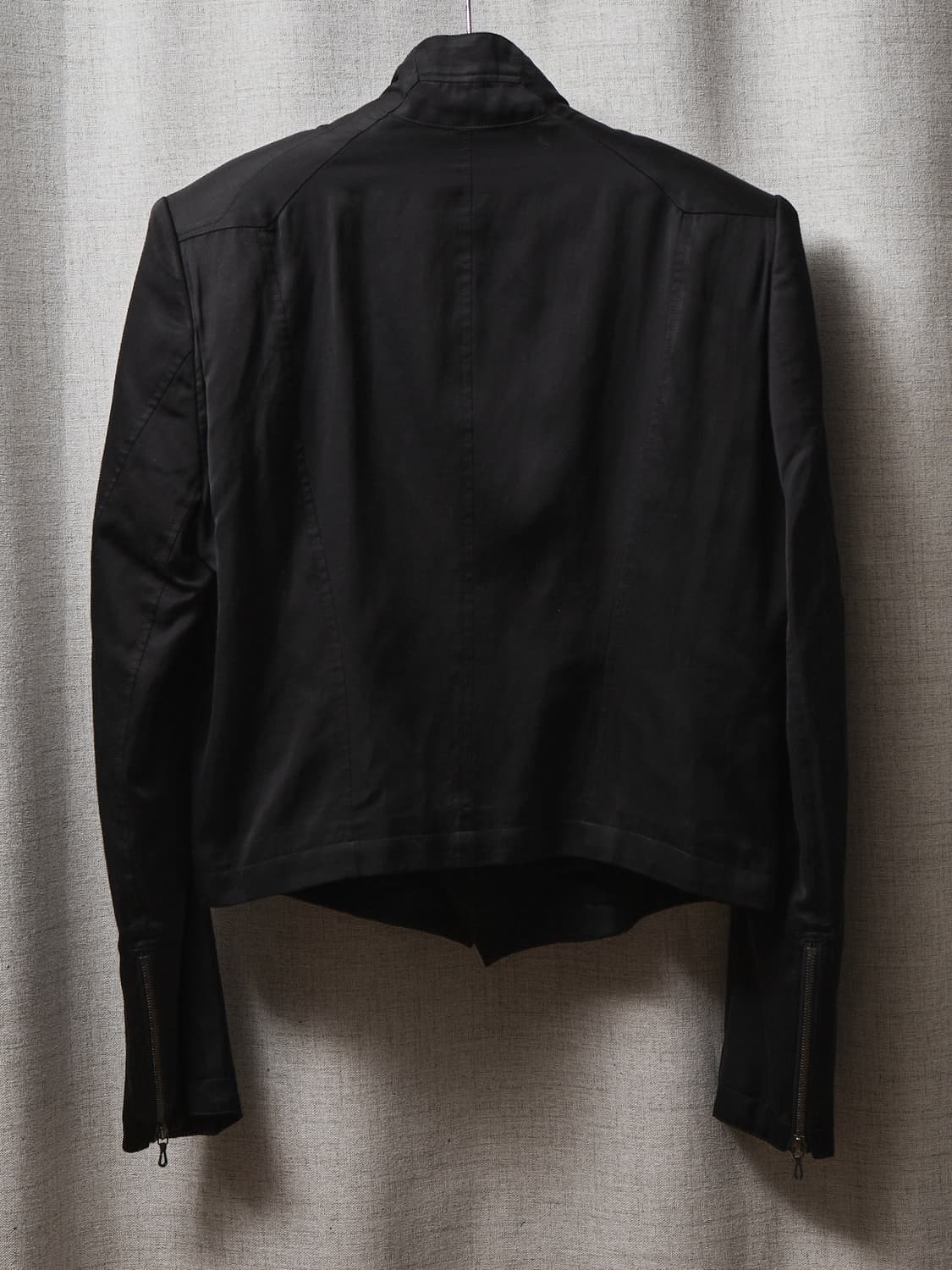 Julius ss23 사선 프리즘 크롭 자켓(샘플) 상품이미지3