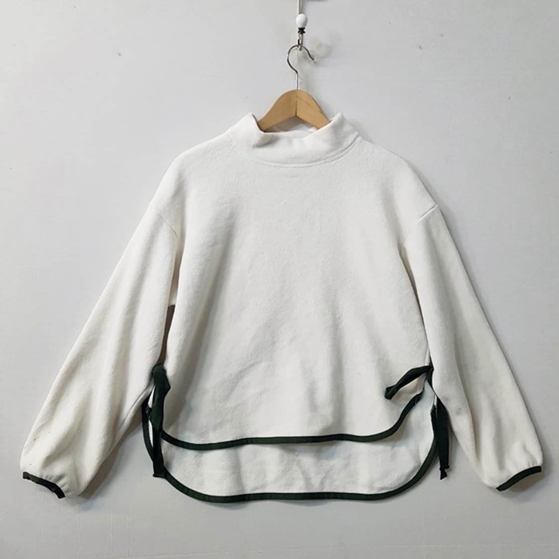 White Mountaineering 유니클로 후리스 티셔츠 아이보리 상품이미지1