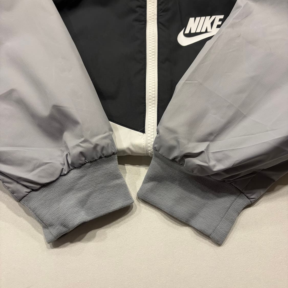 [XL] 나이키 윈드러너 주니어 바람막이 블랙/화이트/그레이 B293 상품이미지6