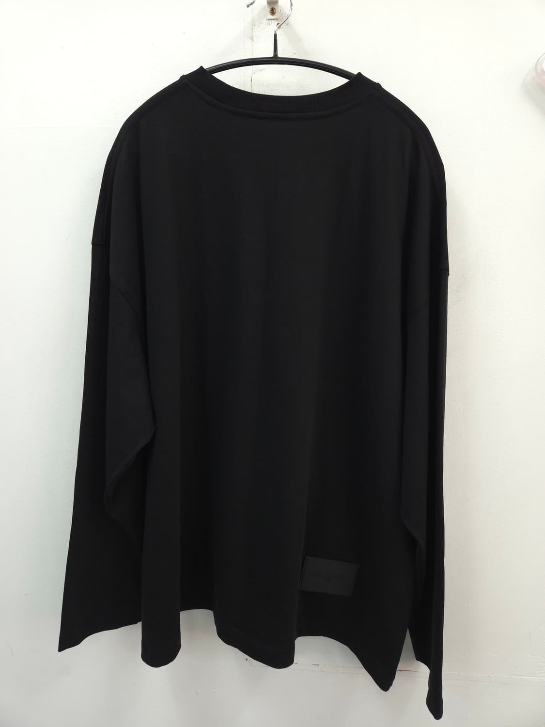 M We11done 웰던 로고 프린트 블랙 긴팔티 상품이미지5