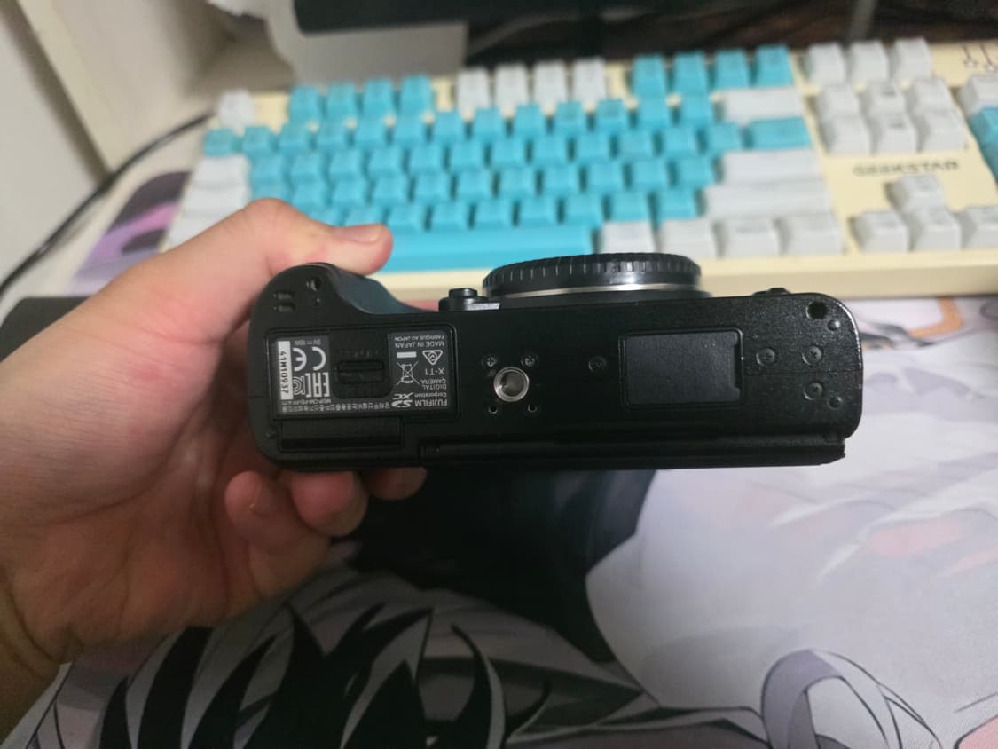 후지필름 X-T1 블랙 디지털카메라 셔터수200번대 팝니다 상품이미지5