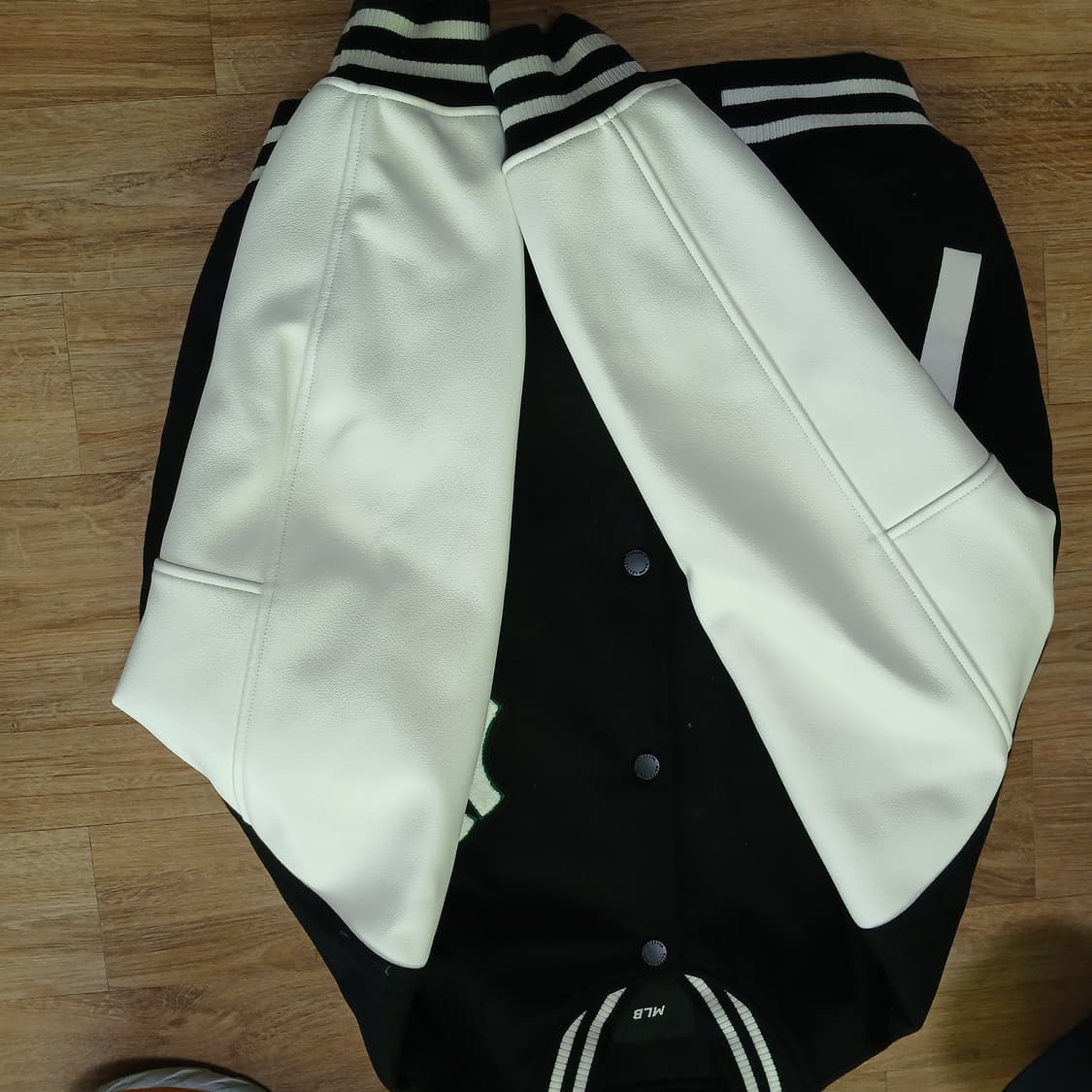 MLB 베이직 바시티 모직 울 가죽 누빔 야구잠바 패딩 자켓 상품이미지8