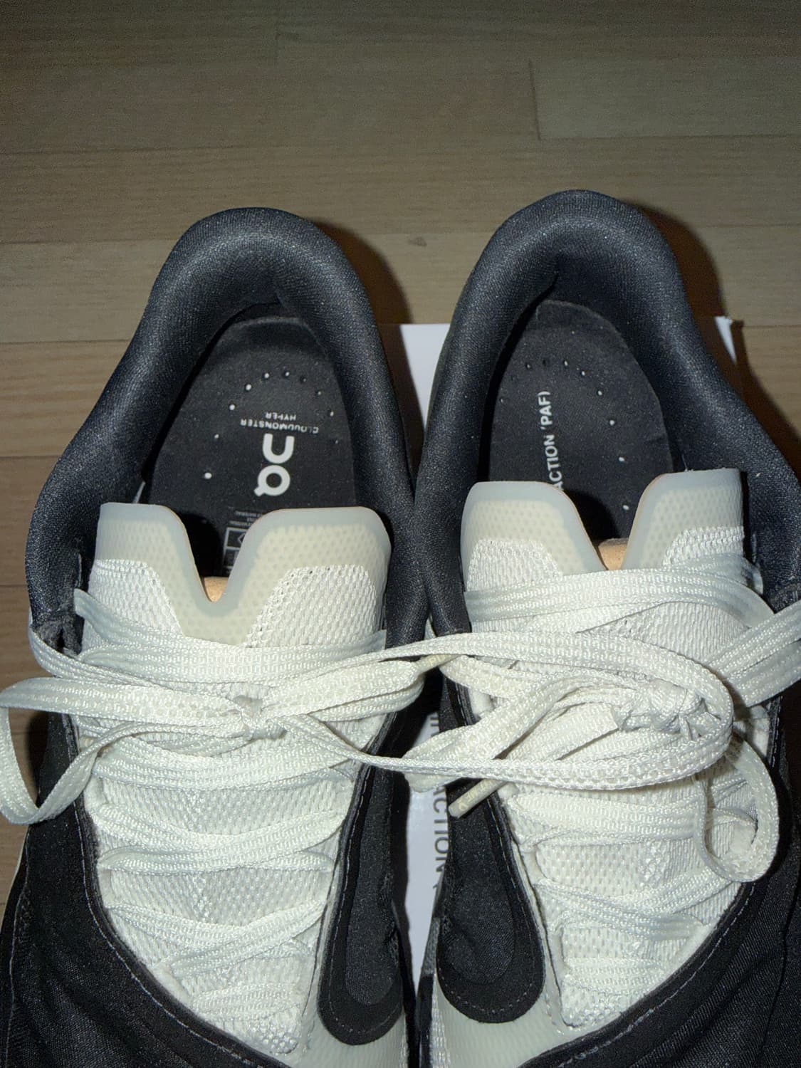 [280] 온 러닝 파프 클라우드 몬스터 하이퍼블랙 상품이미지5