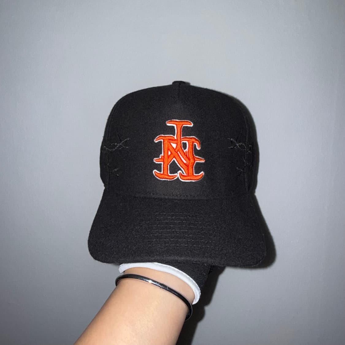 KILL THE HYPE 킬더하입 NY 업사이드 다운 모직 스냅백 상품이미지3