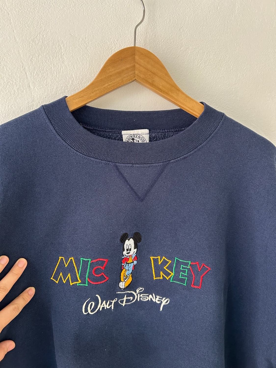 90's Mickey USA Sweatshirt.  상품이미지2