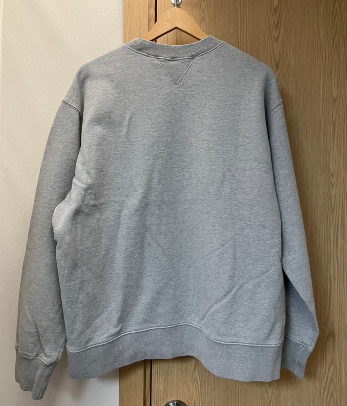 아웃스탠딩 맨투맨 상품이미지3