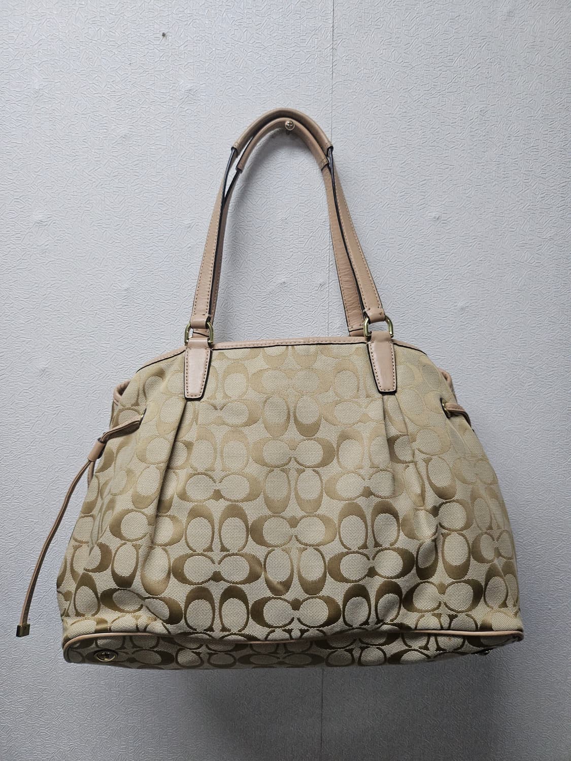 COACH 코치 시그니처 자가드 숄더백 상품이미지3