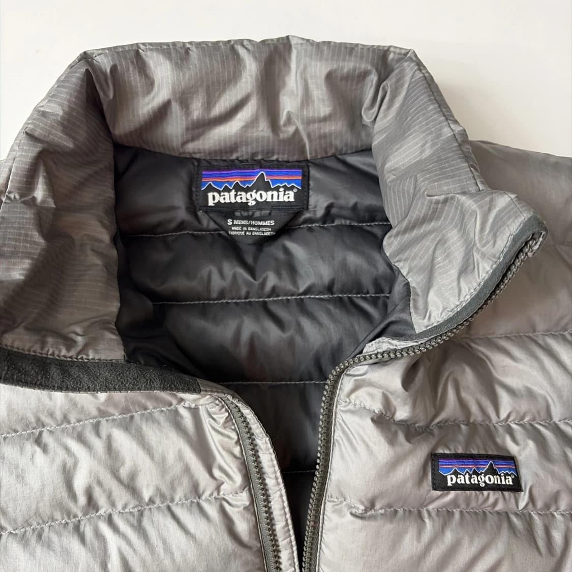 파타고니아 경량패딩 그레이 상품이미지3