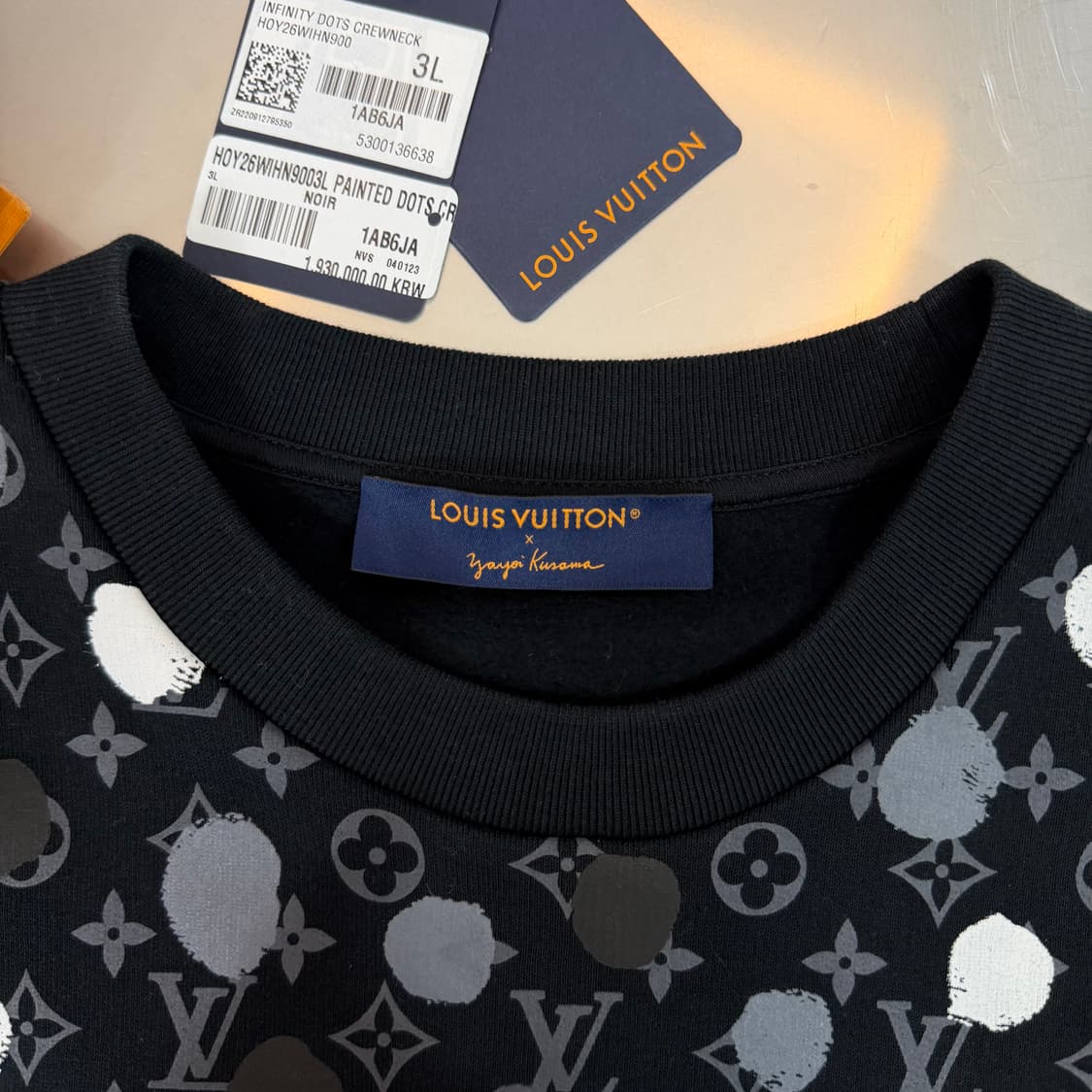 [리오브] 루이비통 X 쿠사마 야요이 도트 모노그램 맨투맨 상품이미지4