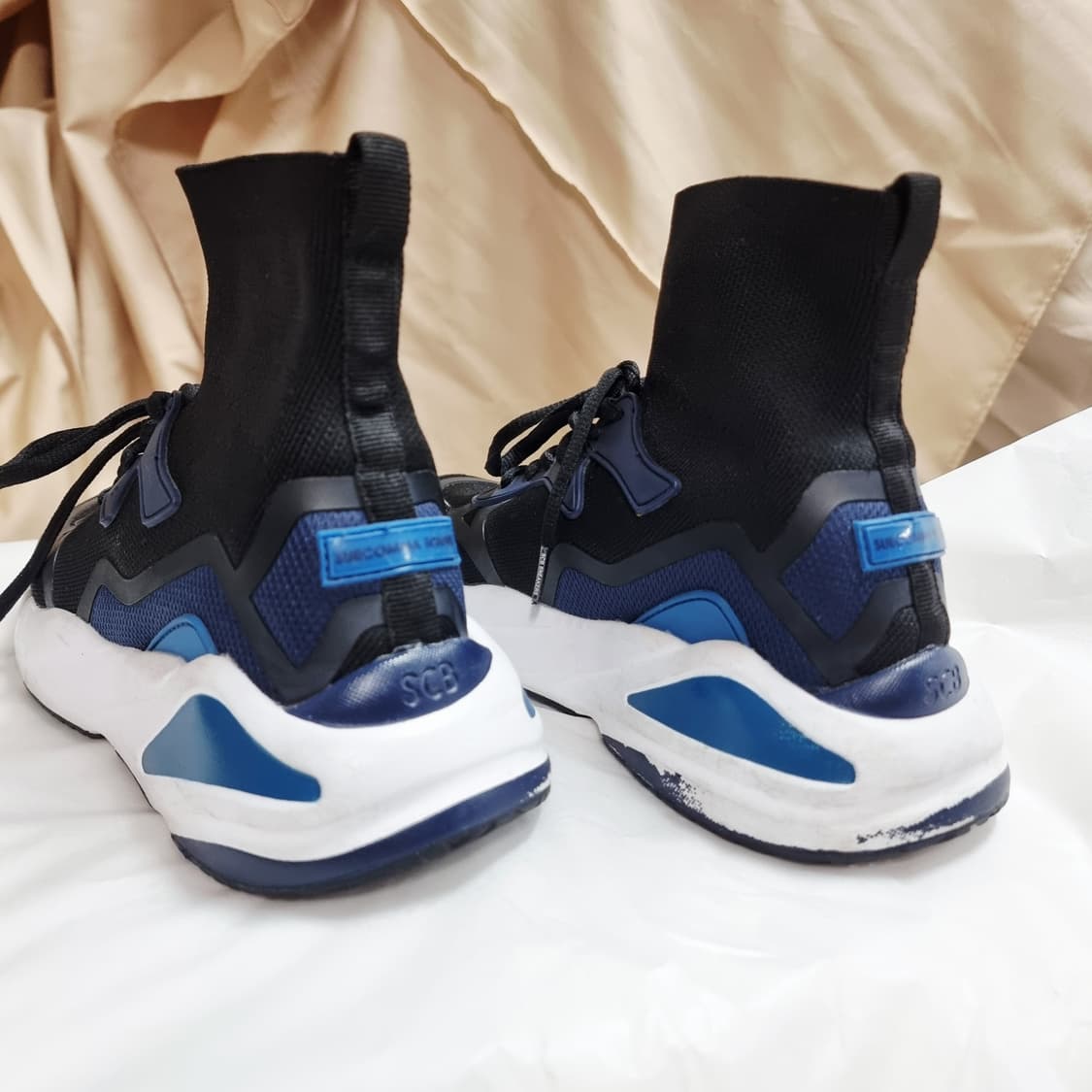 슈콤마보니 삭스 스니커즈 하이탑 운동화 (230mm) 미드솔 외 상태최상 상품이미지8